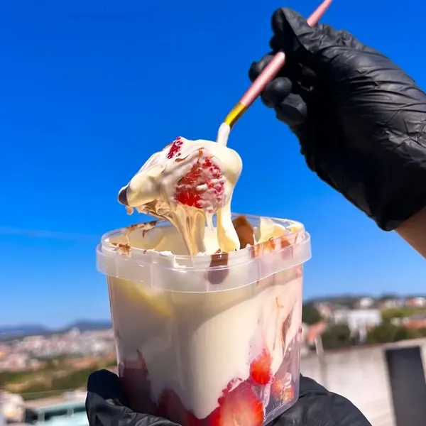 Copo de morango com creme
